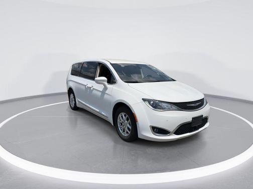 Bright White Clearcoat 2020 Chrysler Pacifica Touring