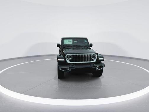 Black Clearcoat 2026 Jeep Gladiator Sahara 4x4