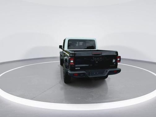 Black Clearcoat 2026 Jeep Gladiator Sahara 4x4