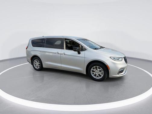 Silver Mist Clearcoat 2024 Chrysler Pacifica Touring L