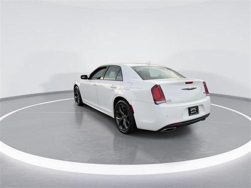 2023 Chrysler 300 Touring