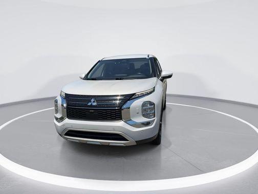 Alloy Silver Metallic 2024 Mitsubishi Outlander