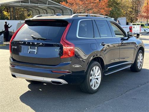 2017 Volvo XC90 T6 Momentum