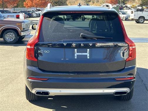 2017 Volvo XC90 T6 Momentum