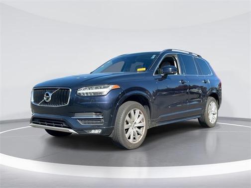 2017 Volvo XC90 T6 Momentum