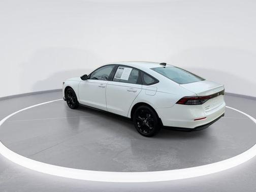 Platinum White Pearl 2025 Honda Accord SE