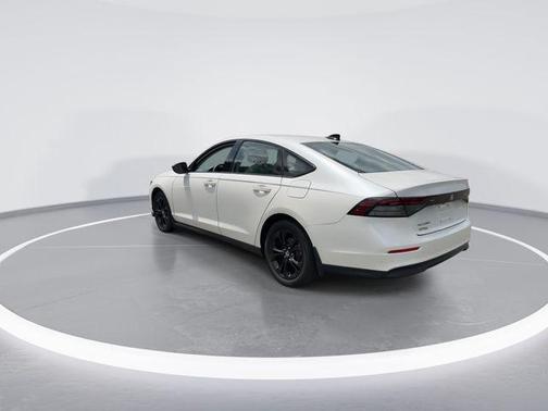 Platinum White Pearl 2025 Honda Accord SE