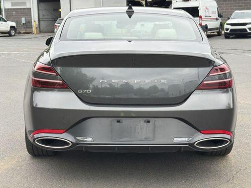 Makalu Gray 2025 Genesis G70 2.5T RWD