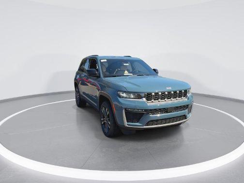 Steel Blue 2027 Jeep Grand Cherokee Limited