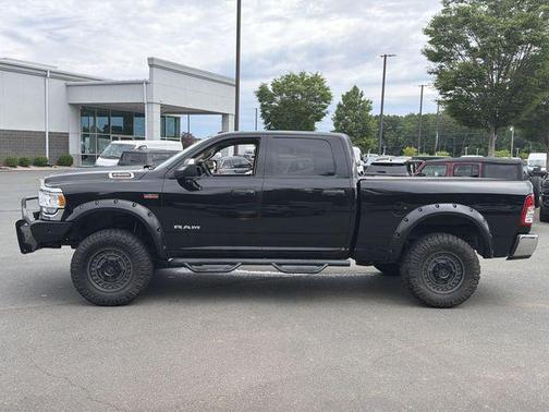 Diamond Black Crystal Pearlcoat 2019 RAM 2500 Tradesman Crew Cab 4x4 6'4' Box