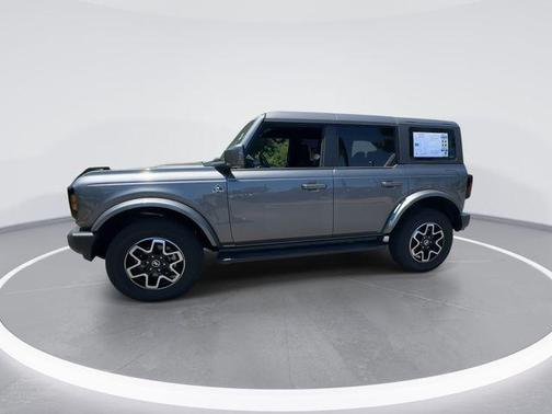 Carbonized Gray Metallic 2024 Ford Bronco Outer Banks