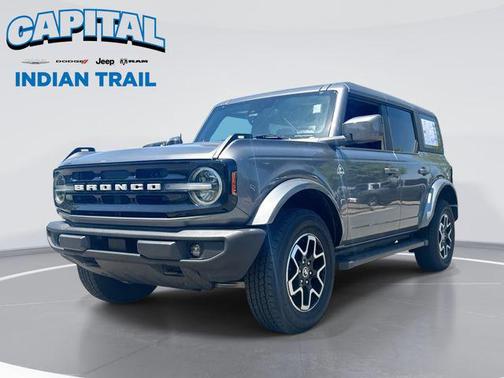 Carbonized Gray Metallic 2024 Ford Bronco Outer Banks