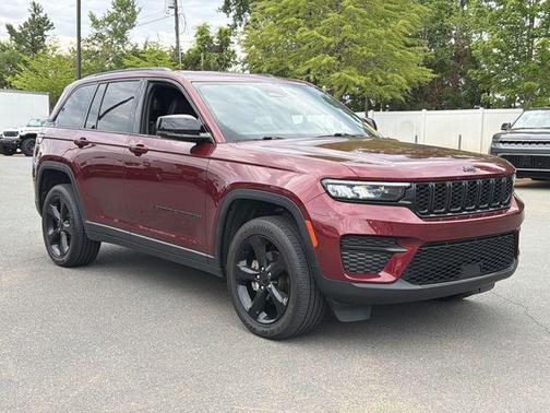 Velvet Red Pearlcoat 2023 Jeep Grand Cherokee Altitude