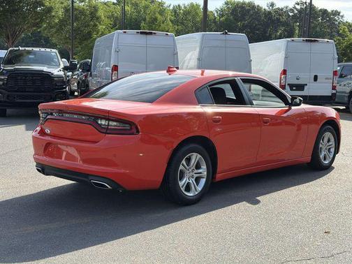 Go Mango 2023 Dodge Charger SXT