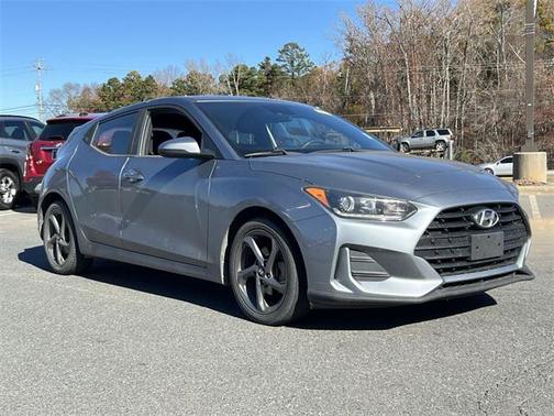 2019 Hyundai Veloster 2