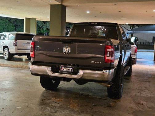 2022 RAM 2500 Tradesman Crew Cab 4x4 6'4' Box