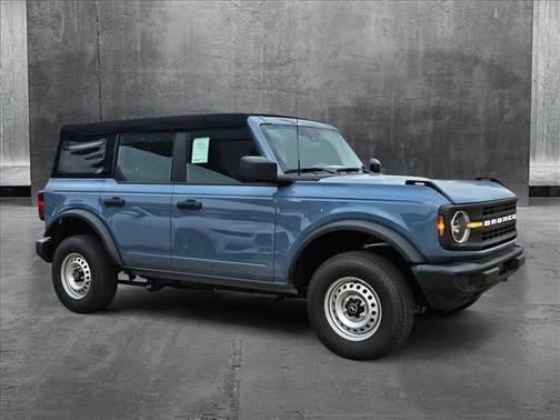 2025 Ford Bronco Base 4 Door 4x4