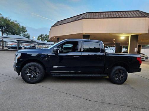2025 Ford F-150 Lightning LARIAT