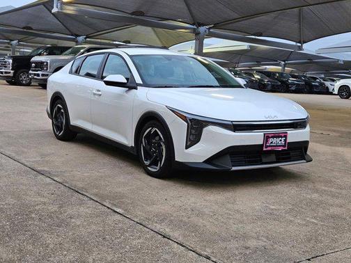 Snow White Pearl 2025 Kia K4 EX