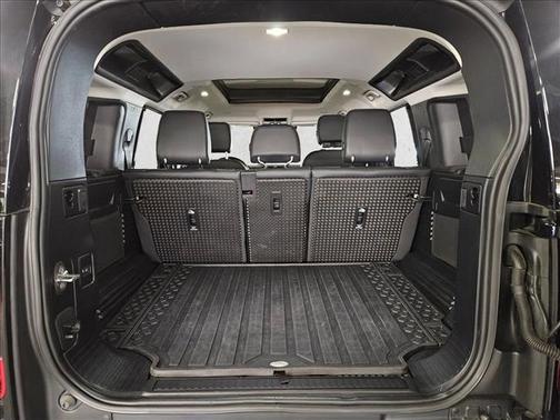 2024 Land Rover Defender 110 P300