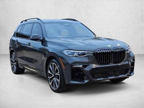 2022 BMW X7 M50i