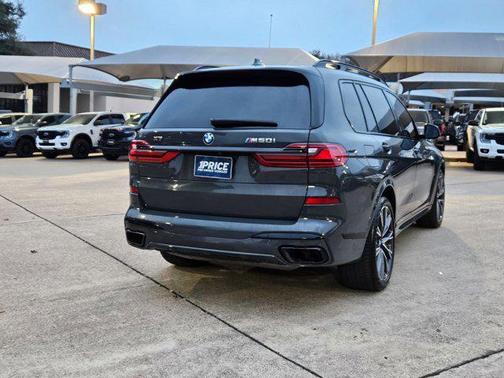 2022 BMW X7 M50i