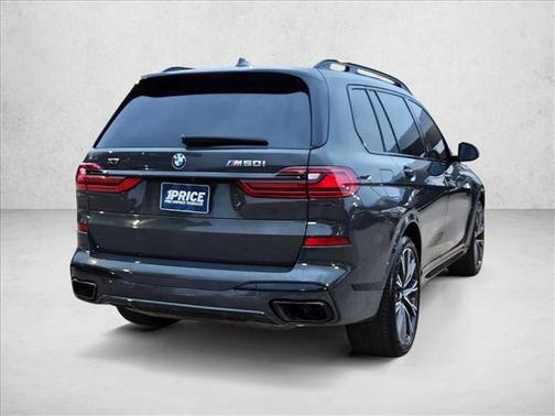 2022 BMW X7 M50i