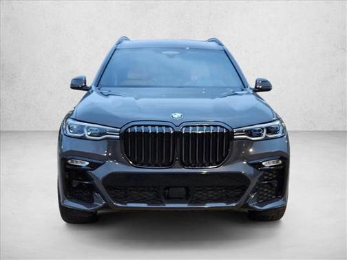 2022 BMW X7 M50i