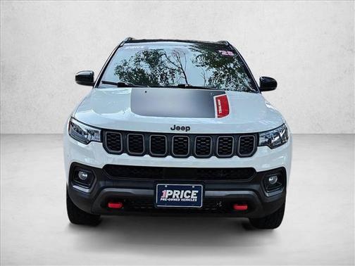Bright White Clearcoat 2025 Jeep Compass Trailhawk
