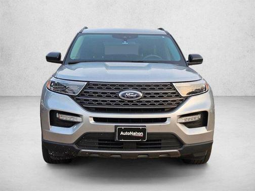 Iconic Silver Metallic 2023 Ford Explorer XLT
