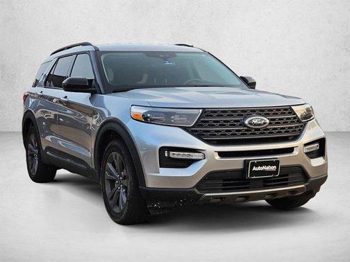 Iconic Silver Metallic 2023 Ford Explorer XLT