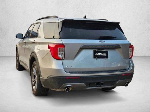 Iconic Silver Metallic 2023 Ford Explorer XLT