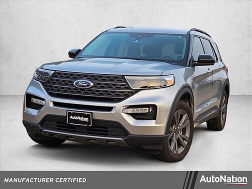 Iconic Silver Metallic 2023 Ford Explorer XLT