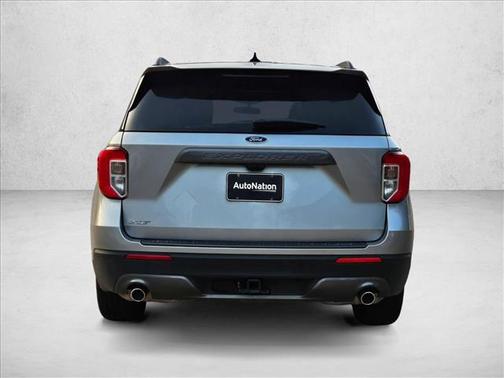 Iconic Silver Metallic 2023 Ford Explorer XLT