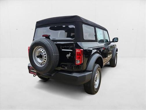 2025 Ford Bronco Base 4 Door 4x4