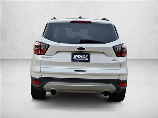 White Platinum Met 2017 Ford Escape SE