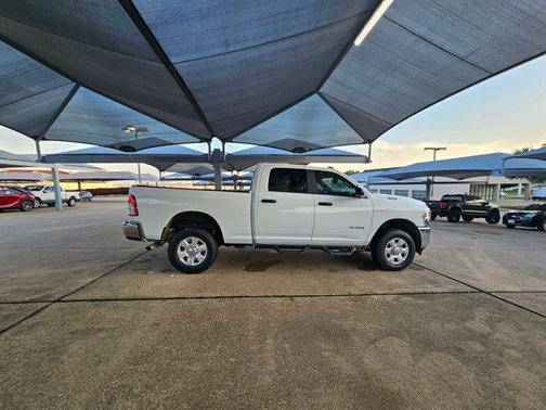 Bright White Clearcoat 2022 RAM 2500 Big Horn Crew Cab 4x4 6'4' Box