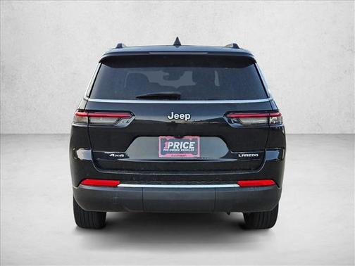 Diamond Black Crystal Pearlcoat 2023 Jeep Grand Cherokee L Laredo