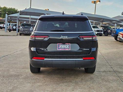 Diamond Black Crystal Pearlcoat 2023 Jeep Grand Cherokee L Laredo