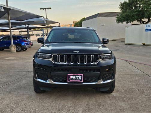 Diamond Black Crystal Pearlcoat 2023 Jeep Grand Cherokee L Laredo