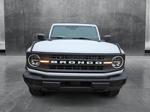 2025 Ford Bronco Base 4 Door 4x4