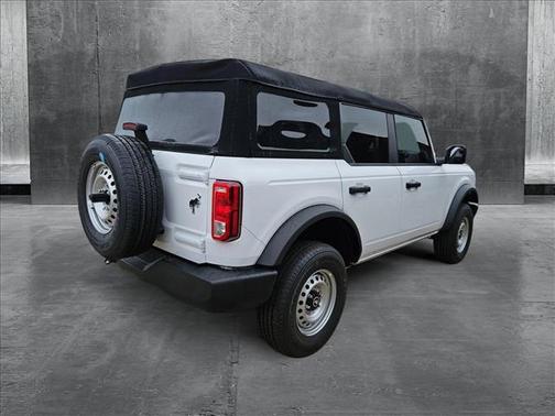 2025 Ford Bronco Base 4 Door 4x4