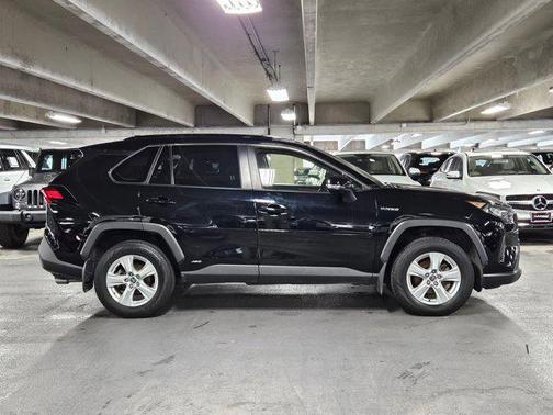 2021 Toyota RAV4 Hybrid LE
