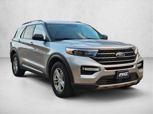 Iconic Silver Metallic 2023 Ford Explorer XLT