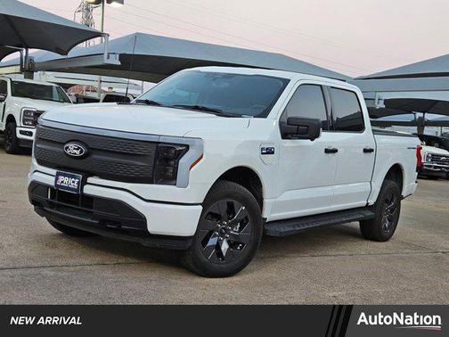 Oxford White 2024 Ford F-150 Lightning XLT