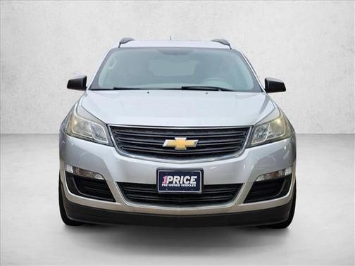 Silver Ice Metallic 2017 Chevrolet Traverse LS