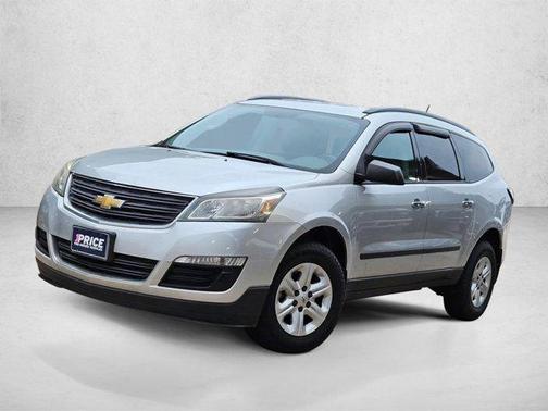 Silver Ice Metallic 2017 Chevrolet Traverse LS
