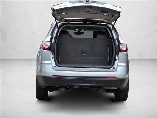 Silver Ice Metallic 2017 Chevrolet Traverse LS