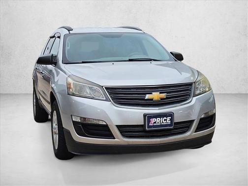 Silver Ice Metallic 2017 Chevrolet Traverse LS