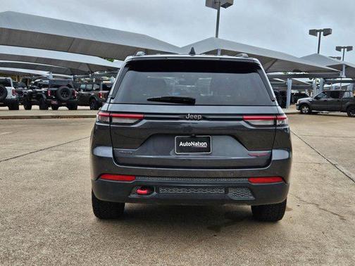 Baltic Gray Metallic Clearcoat 2022 Jeep Grand Cherokee Trailhawk